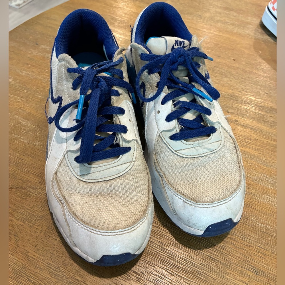 Nike Men's Navy and Cream Sneakers